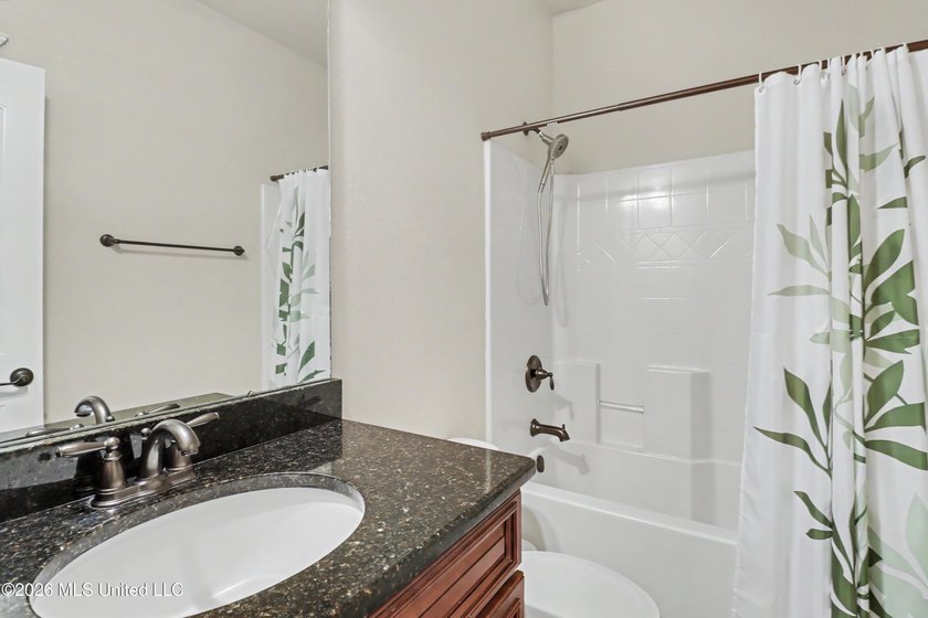 Awesome 4-bedroom, 2-bath home conveniently located directly - photo 22