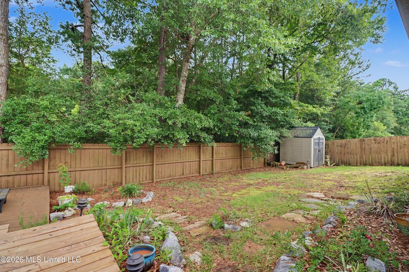 Awesome 4-bedroom, 2-bath home conveniently located directly - photo 24