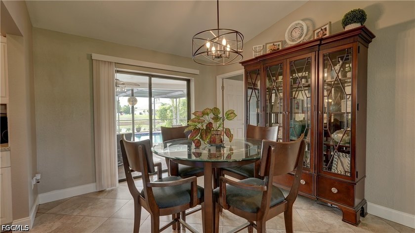 Welcome to your dream home in Cape Coral! This stunning - photo 8