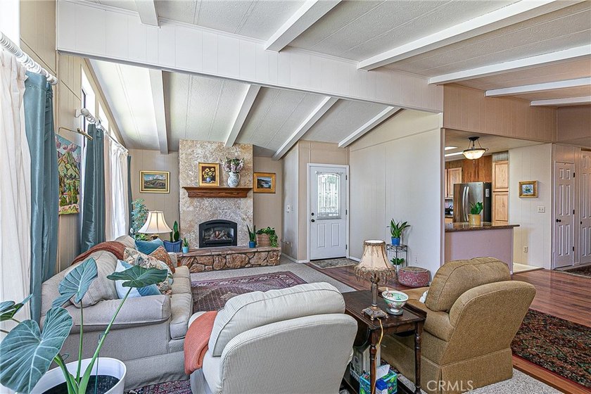 Updated &amp; Move-In Ready! This beautifully maintained 2-bedroom - photo 7