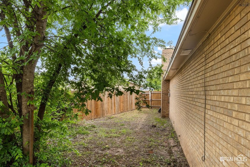2414 LOU LN - photo 31
