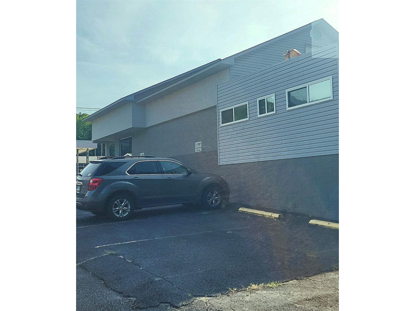 Downtown Heber Springs priced below appraised value with Tenant - photo 3
