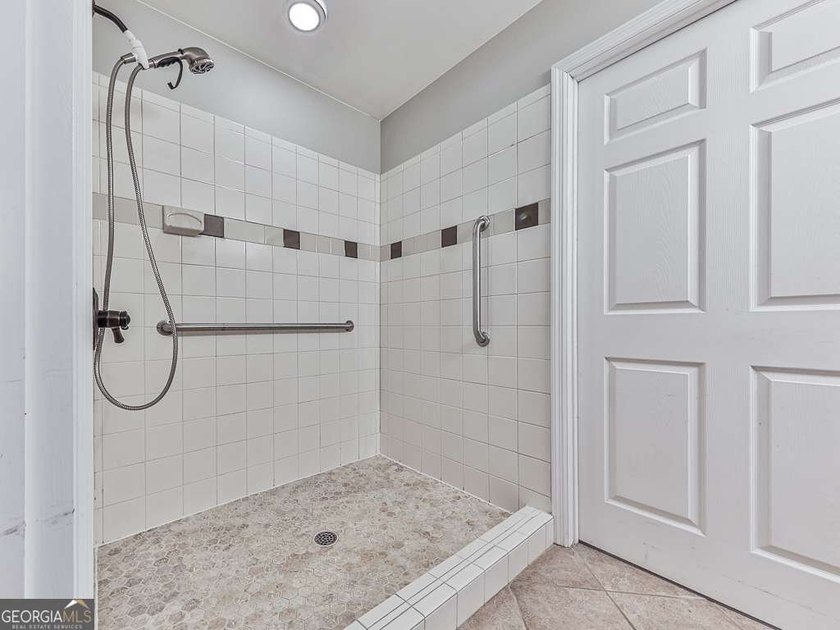 REDUCED for QUICK SALE! Step into a home where thoughtful design - photo 5