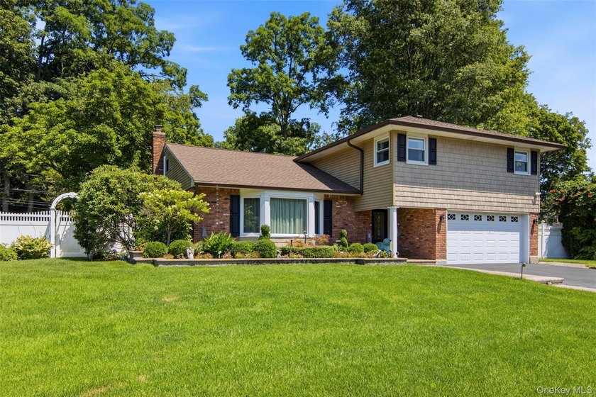 Welcome home to 61 Viola Drive, a pristine, move-in-ready redone - photo 4