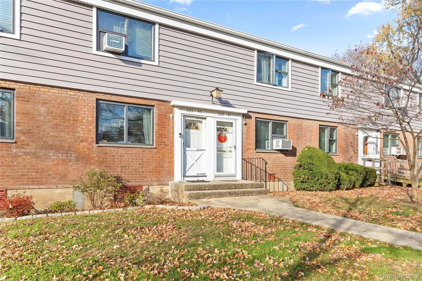 Charming 2 Bedrooms, 1 Full Bath Upper Unit in Bell Park Manor - photo 2
