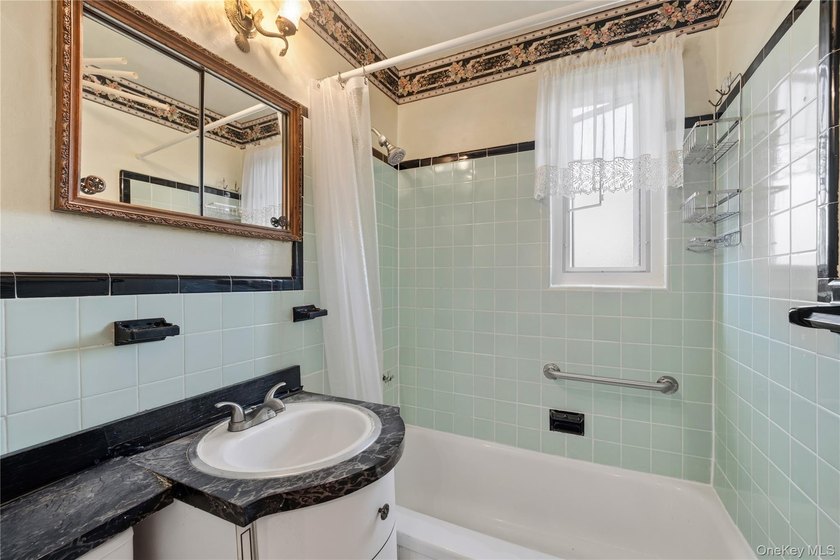 Charming 2 Bedrooms, 1 Full Bath Upper Unit in Bell Park Manor - photo 10