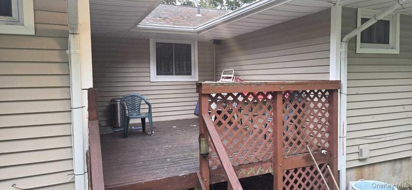 This Spacious ranch home offers four bedrooms and two full - photo 3