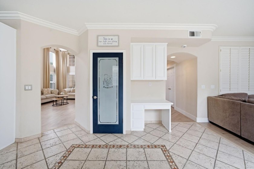 Welcome to 1902 Whitman Street, a beautifully maintained - photo 13