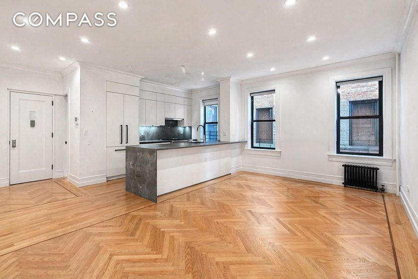 24-39 38th Street, Unit B10B9 (LIC) is a truly rare offering: a - photo 2