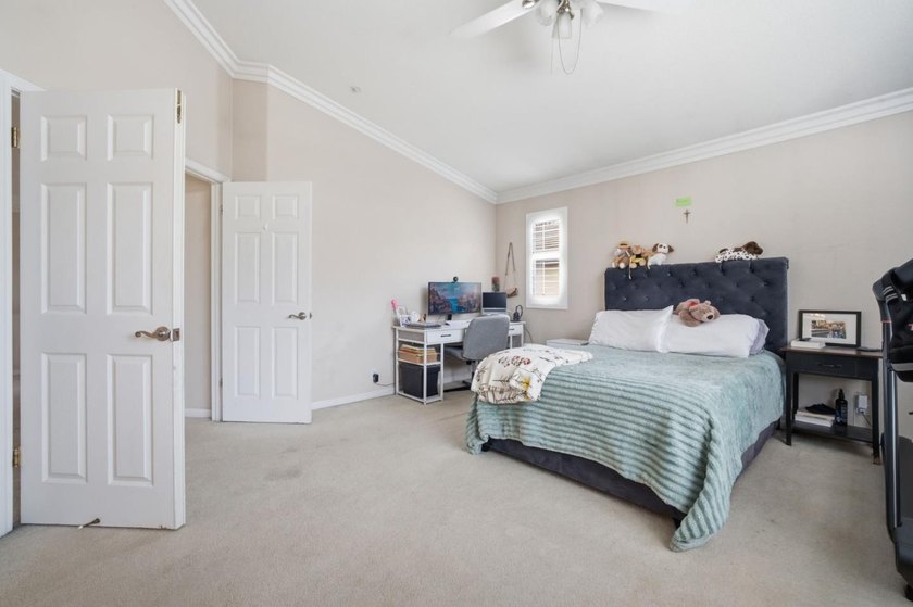 Welcome to 1902 Whitman Street, a beautifully maintained - photo 23
