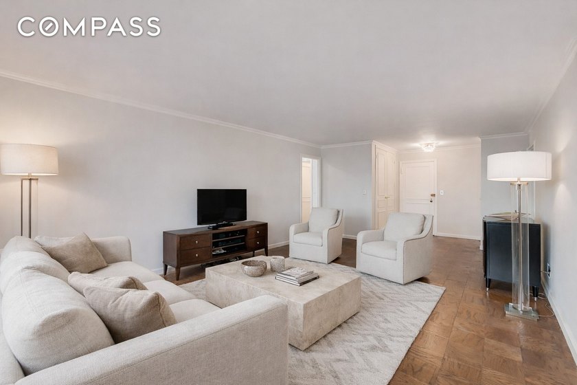*Highly desirable **K** line available at The Harridge House! 5K - photo 2