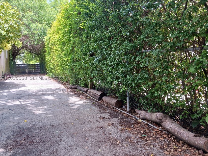 A fantastic, detached DUPLEX/MULTIFAMILY property available - photo 4