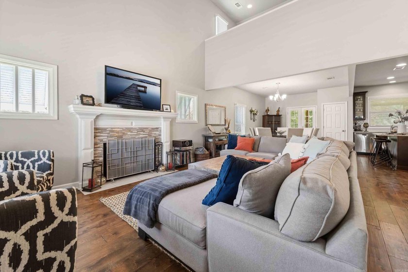 Welcome to this beautifully maintained 3 BR, 2.5-bath home in - photo 5