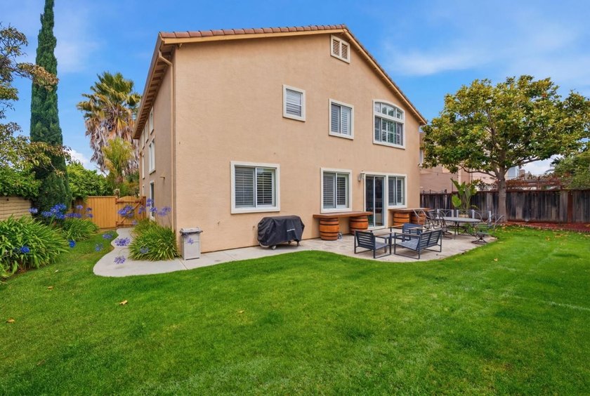 Welcome to 1902 Whitman Street, a beautifully maintained - photo 38
