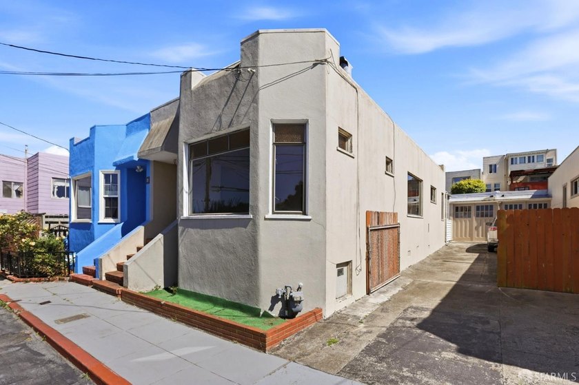 Perfect condo alternative in a quiet cul-de-sac nestled in Outer - photo 6