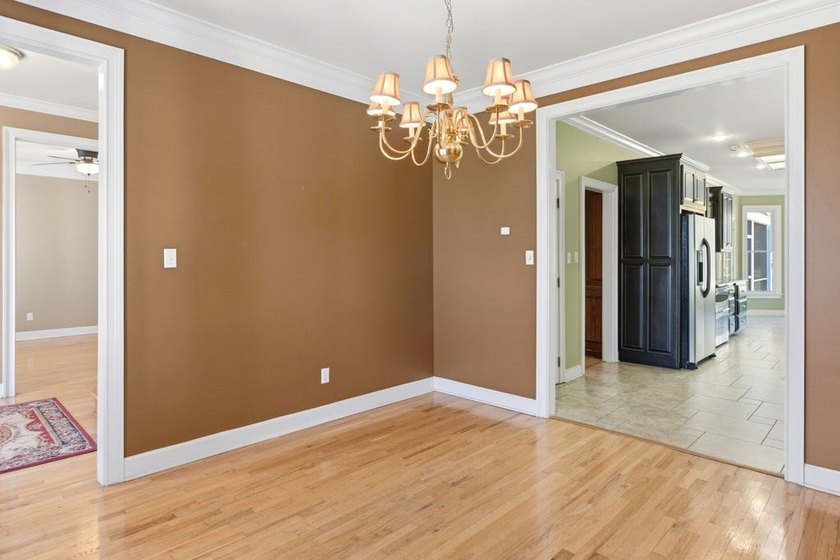 You must come see this beautiful home sitting on an acre lot in - photo 24