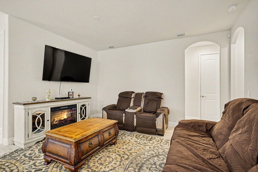 Welcome home! This beautiful single family home was built in - photo 3
