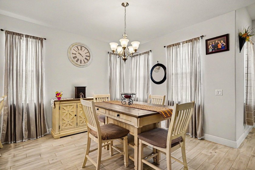 Welcome home! This beautiful single family home was built in - photo 8