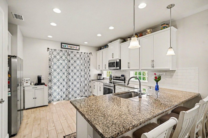 Welcome home! This beautiful single family home was built in - photo 9