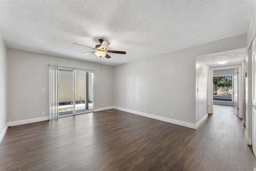 Beautifully updated and move-in ready, this charming residence - photo 2