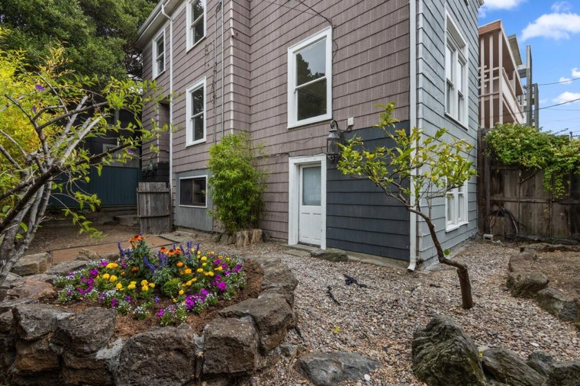 Opportunity knocks just blocks from UC Berkeley! This vacant - photo 48