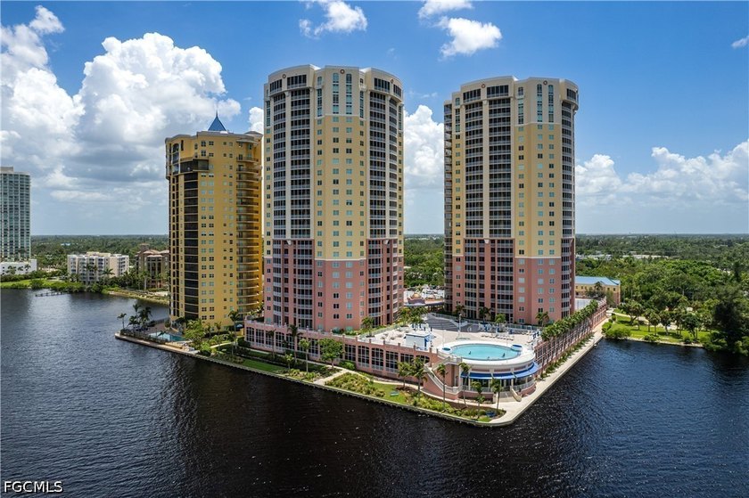 Wake up to sweeping views of the Caloosahatchee River and enjoy - photo 22