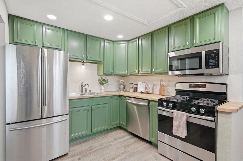 Welcome to this wonderful east side bungalow, filled with - photo 12