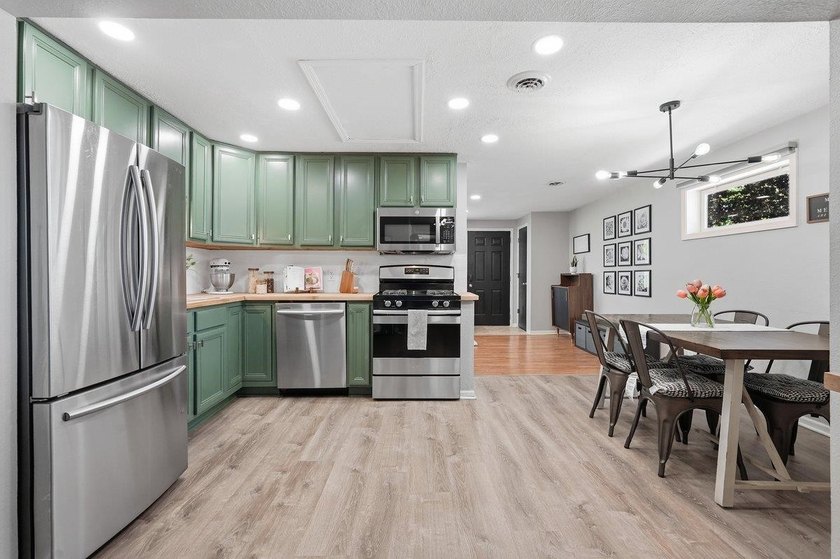 Welcome to this wonderful east side bungalow, filled with - photo 14