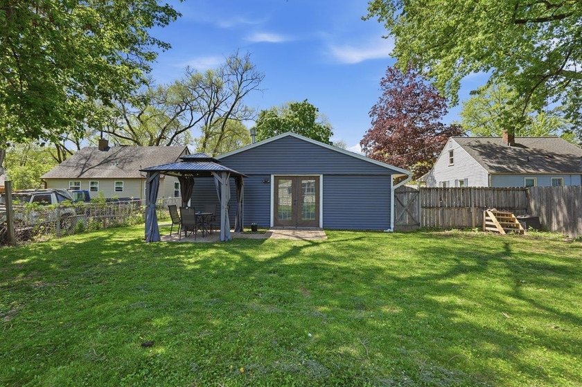 Welcome to this wonderful east side bungalow, filled with - photo 35