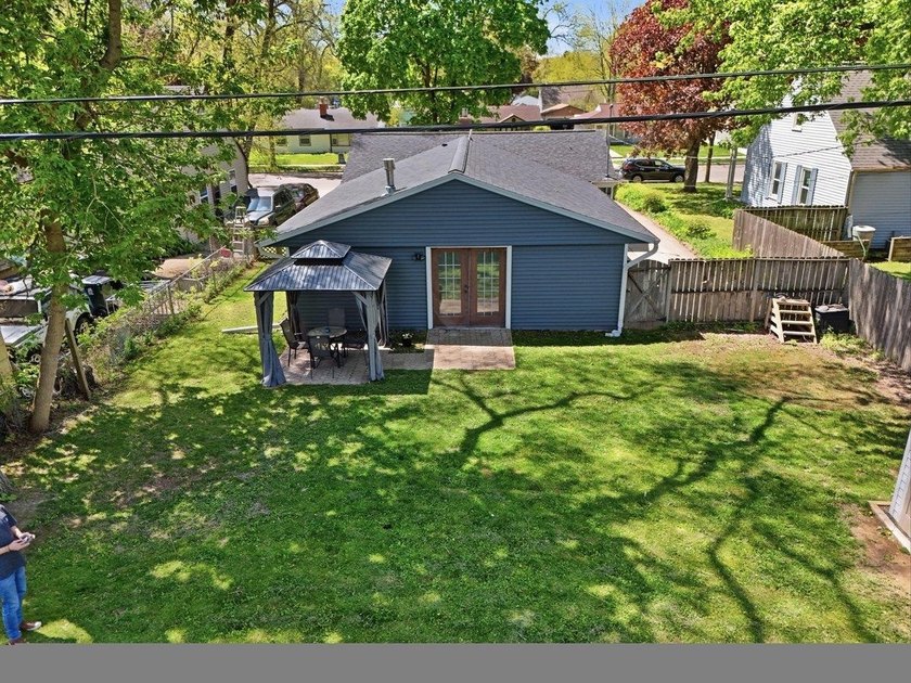 Welcome to this wonderful east side bungalow, filled with - photo 37