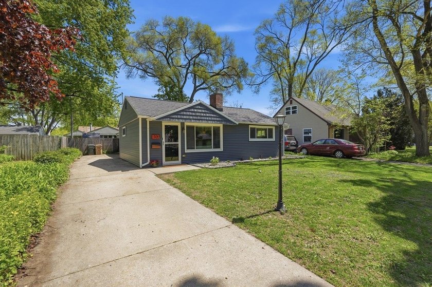 Welcome to this wonderful east side bungalow, filled with - photo 44