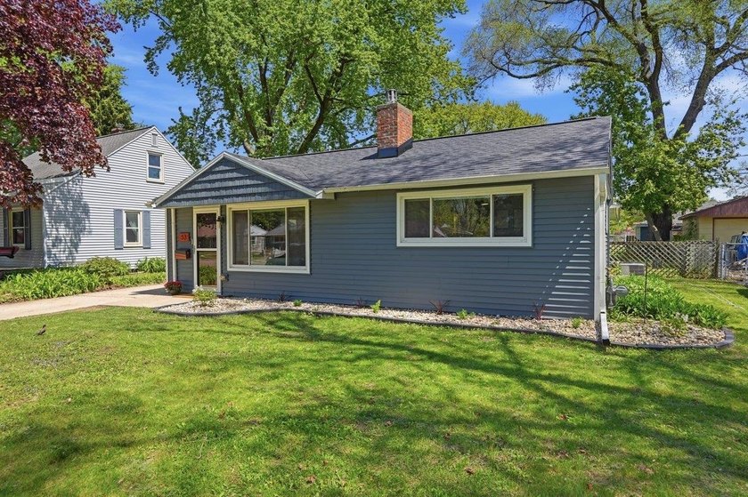 Welcome to this wonderful east side bungalow, filled with - photo 46