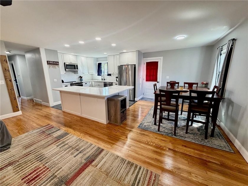 THIS HOME IS PERFECT!- METICULOUSLY MAINTAINED - BEAUTIFUL - photo 12