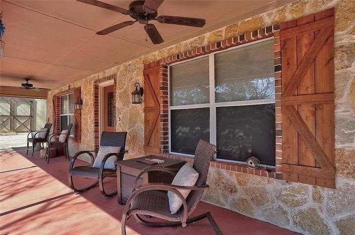 Enjoy lake living in the desirable Cambridge Shores at Lake - photo 4