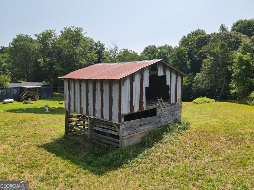 Looking for a private 2-bedroom home on acreage with no HOA? - photo 27