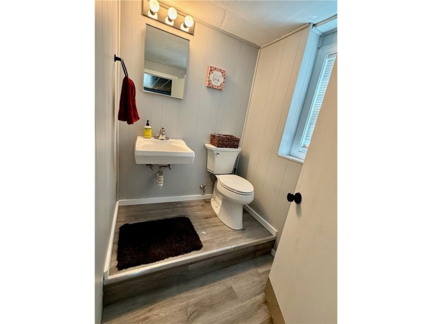 THIS HOME IS PERFECT!- METICULOUSLY MAINTAINED - BEAUTIFUL - photo 32