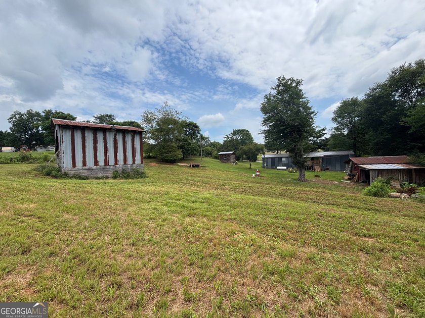 Looking for a private 2-bedroom home on acreage with no HOA? - photo 33