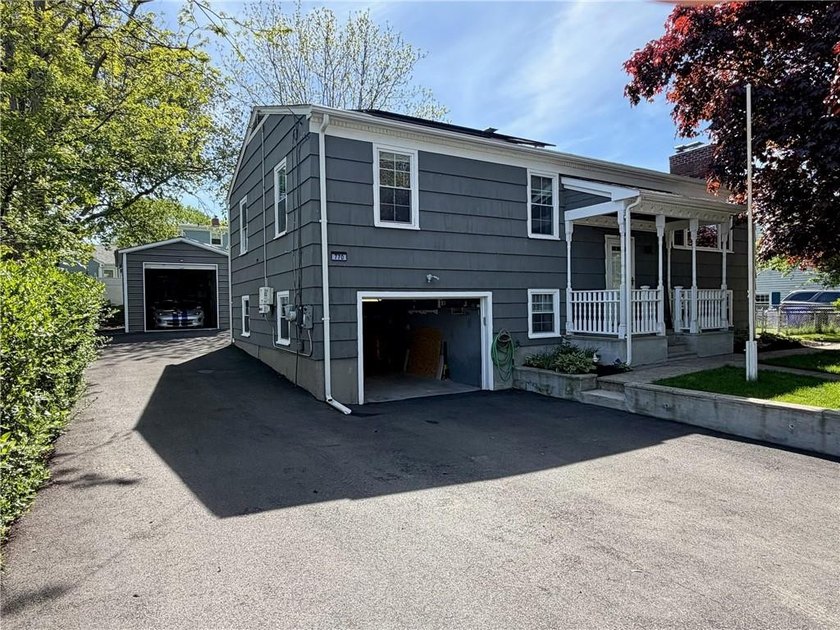THIS HOME IS PERFECT!- METICULOUSLY MAINTAINED - BEAUTIFUL - photo 44