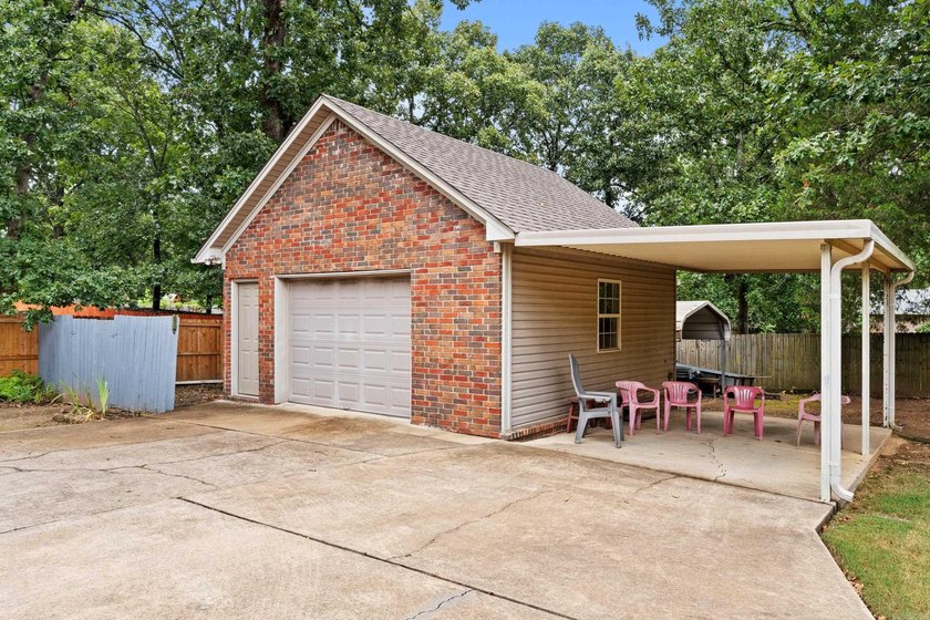 This well-kept home is on over an acre of land! It boasts a - photo 3