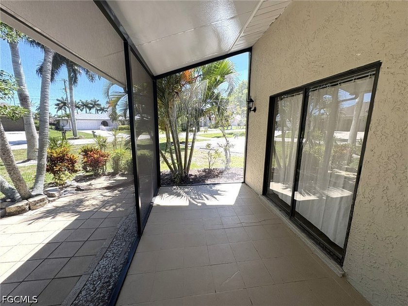 Gorgeous, completely remodeled condo now available! Two bedrooms - photo 3