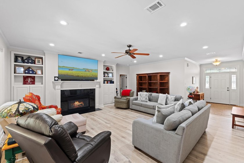 This well-kept home is on over an acre of land! It boasts a - photo 7