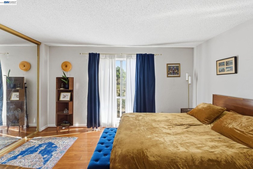 Welcome to this beautifully updated 1-bedroom, 1-bath - photo 9