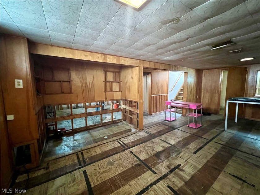 This Home is a fixer upper - photo 23