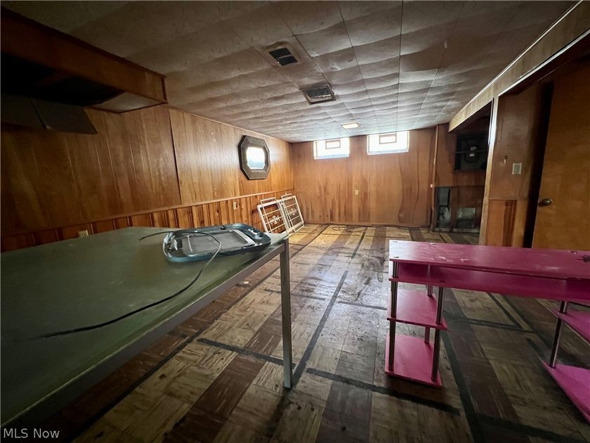 This Home is a fixer upper - photo 25