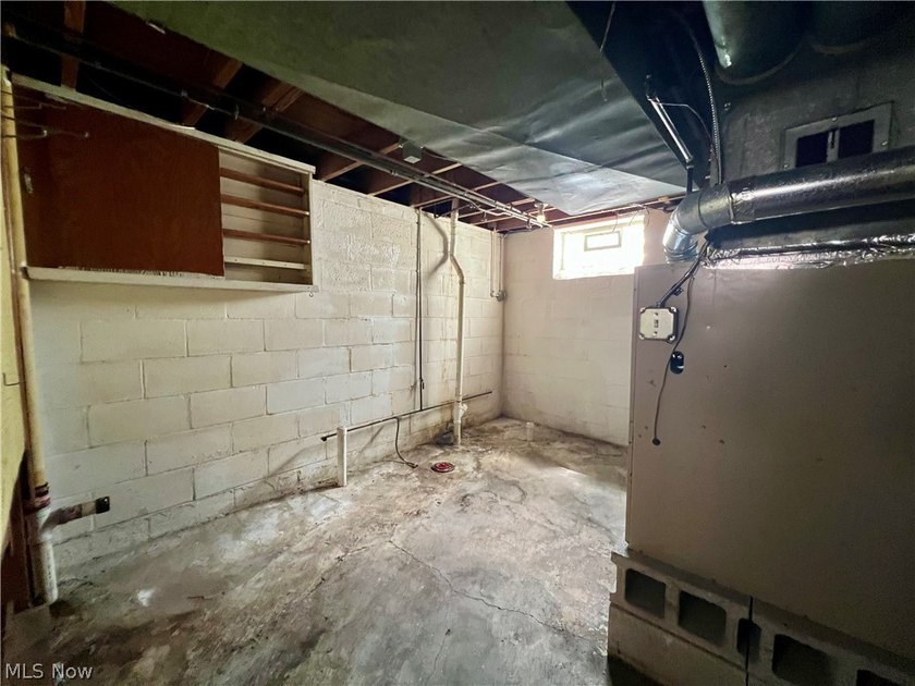 This Home is a fixer upper - photo 27