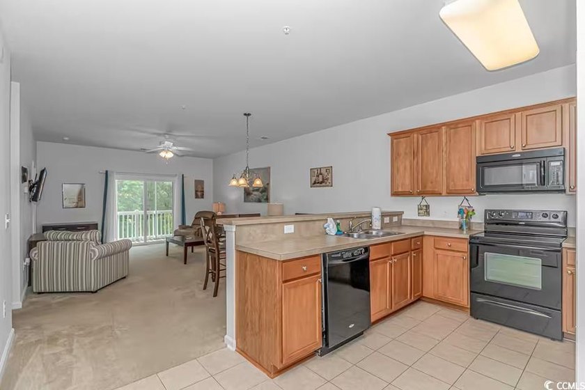 Beautiful second-floor 2 bedroom, 2 bath condo located in the - photo 8