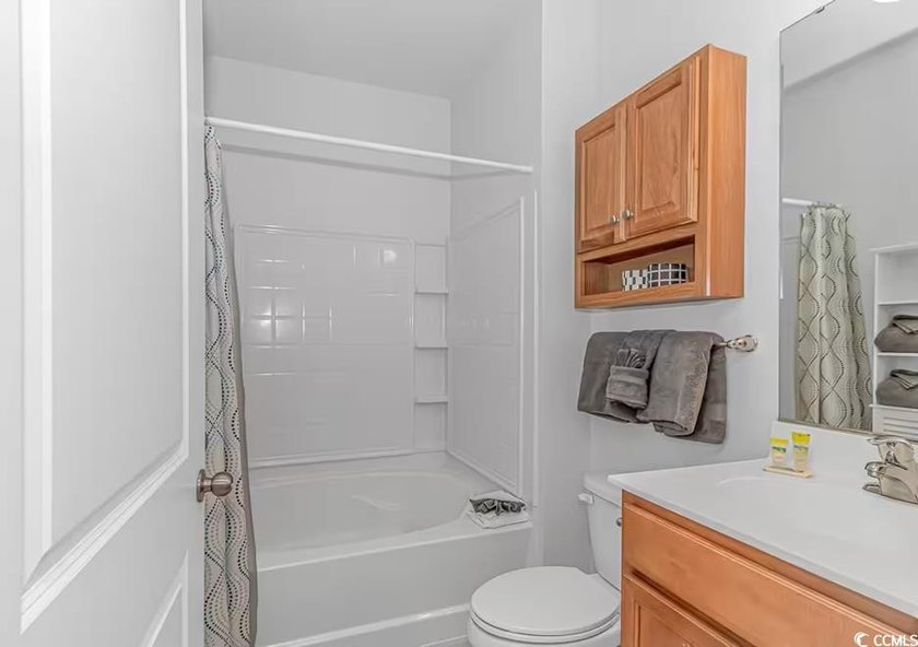 Beautiful second-floor 2 bedroom, 2 bath condo located in the - photo 10
