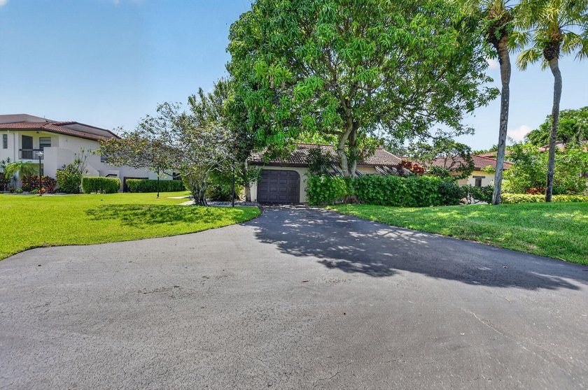 Welcome to 8208 Casa Del Lago, Unit 23B, an exceptional - photo 5