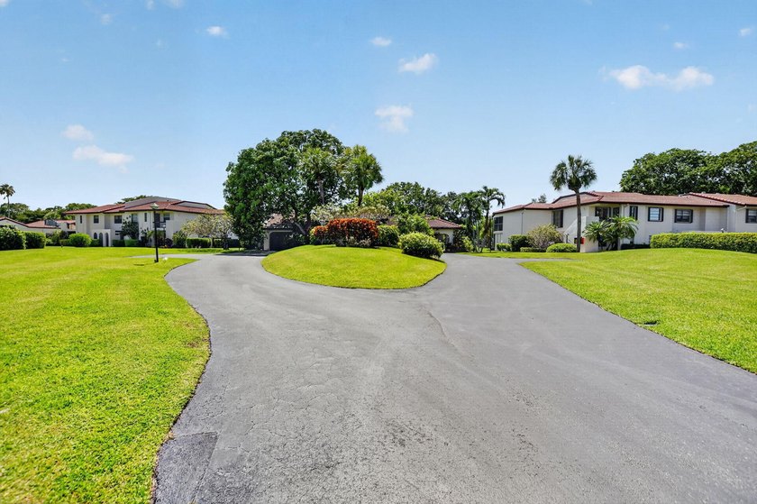 Welcome to 8208 Casa Del Lago, Unit 23B, an exceptional - photo 8
