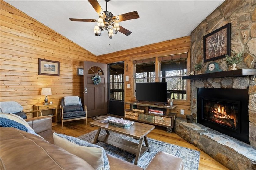 This charming cabin is the perfect opportunity for a primary - photo 11
